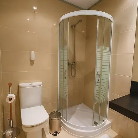 Lejlighed Local - Nilia Caniço